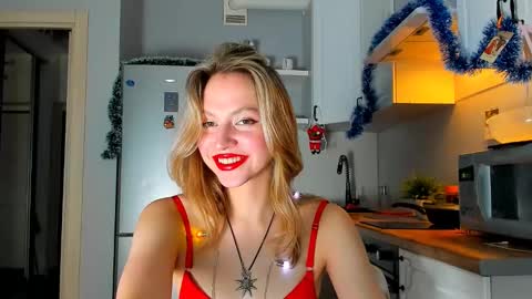 Snapshot of niky_jess chatting on December 24, 10:39 pm Veronica online show from December 24, 10:39 pm