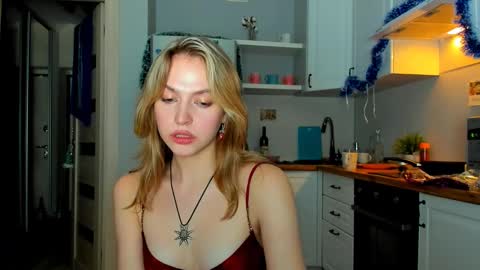 Snapshot of niky_jess chatting on January 2, 7:29 pm Veronica online show from January 2, 7:29 pm