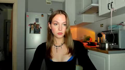 Snapshot of niky_jess chatting on February 7, 4:14 pm Veronica online show from February 7, 4:14 pm