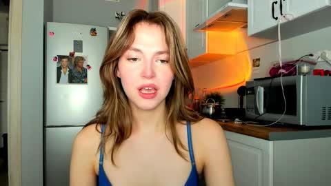 Snapshot of niky_jess chatting on February 27, 7:55 am Veronica online show from February 27, 7:55 am