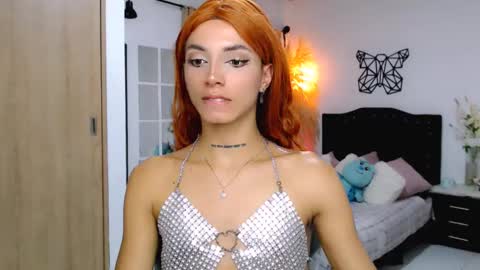 Snapshot of nilam217 chatting on February 25, 2:58 am Nilam online show from February 25, 2:58 am