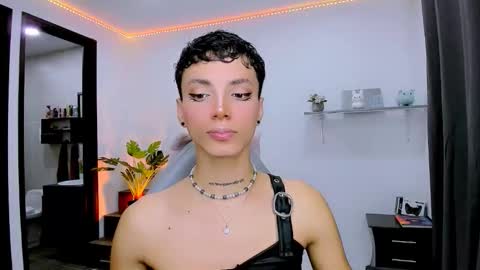 Snapshot of nilam217 chatting on October 2, 11:45 pm Nilam online show from October 2, 11:45 pm