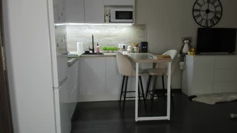 Bella online show from October 3, 1:46 am