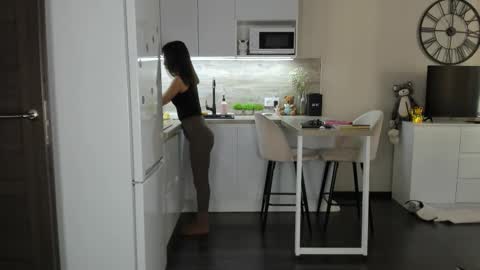 Bella online show from November 15, 9:06 am