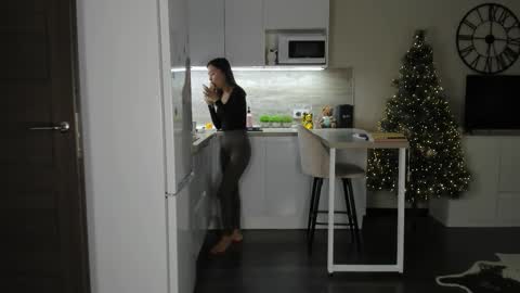 Snapshot of nilliluv chatting on January 14, 2:33 pm Bella online show from January 14, 2:33 pm