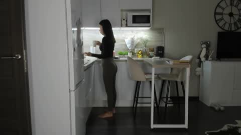 Snapshot of nilliluv chatting on February 11, 4:34 pm Bella online show from February 11, 4:34 pm