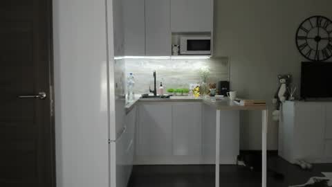 Snapshot of nilliluv chatting on February 13, 2:46 pm Bella online show from February 13, 2:46 pm