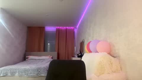 Snapshot of nilsamazuo chatting on November 23, 2:06 pm Margot online show from November 23, 2:06 pm