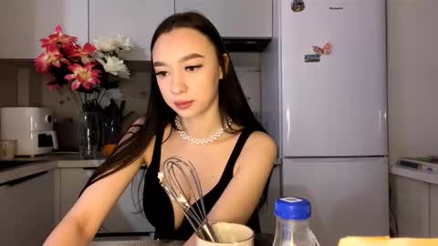 Snapshot of nilsamazuo chatting on November 29, 6:22 pm Margot online show from November 29, 6:22 pm