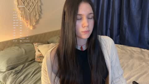 Jennet online show from December 15, 1:00 pm