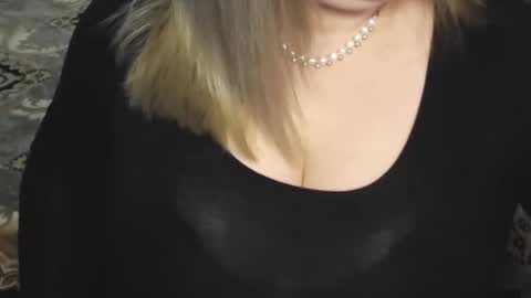 Snapshot of nimphoteasex chatting on December 6, 8:59 am Blonde Nimpho online show from December 6, 8:59 am