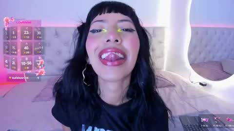 Nina Fox  online show from November 9, 12:36 pm