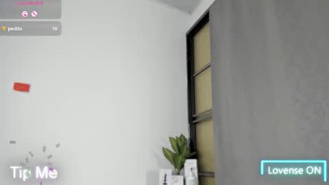 Snapshot of nina_keller_ chatting on December 18, 10:16 pm nina_keller_ online show from December 18, 10:16 pm