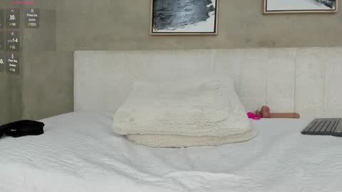 NINA online show from January 7, 3:33 pm