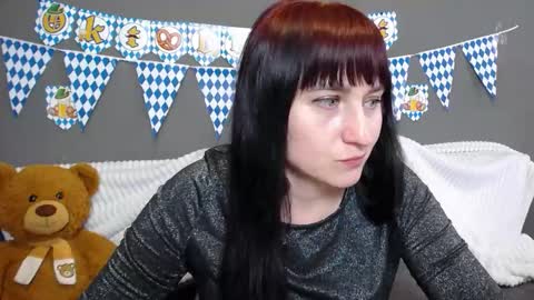 ninaflawlees online show from September 28, 12:10 pm