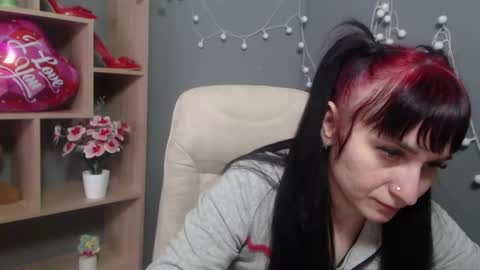 ninaflawlees online show from February 13, 7:26 am