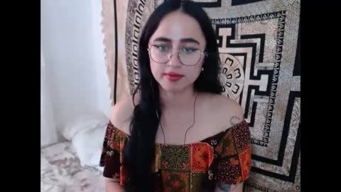 Snapshot of ninakravtz chatting on December 28, 9:40 pm N I N A online show from December 28, 9:40 pm