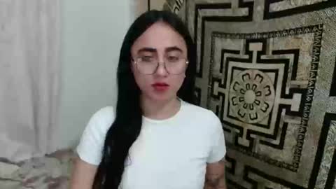 Snapshot of ninakravtz chatting on January 7, 11:14 pm N I N A online show from January 7, 11:14 pm