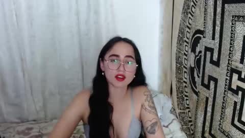 Snapshot of ninakravtz chatting on March 1, 10:53 pm N I N A online show from March 1, 10:53 pm