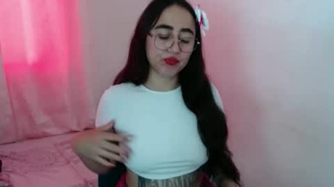 Snapshot of ninakravtz chatting on October 31, 3:02 pm N I N A online show from October 31, 3:02 pm