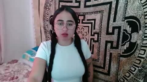 N I N A online show from November 25, 3:56 pm