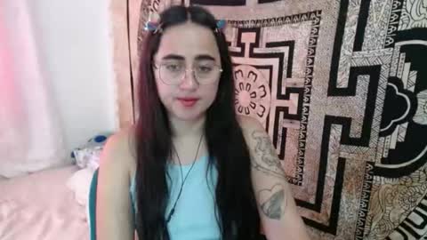 Snapshot of ninakravtz chatting on December 19, 4:14 pm N I N A online show from December 19, 4:14 pm