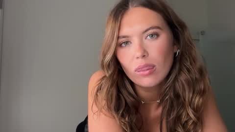 Nina online show from November 8, 12:44 am