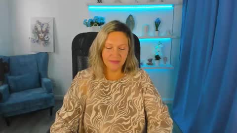 Snapshot of ninastarle chatting on September 10, 5:29 am ninastarle online show from September 10, 5:29 am