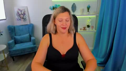 Snapshot of ninastarle chatting on September 21, 11:45 am ninastarle online show from September 21, 11:45 am