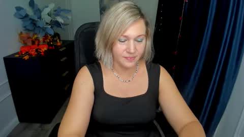 Snapshot of ninastarle chatting on October 22, 4:57 am ninastarle online show from October 22, 4:57 am