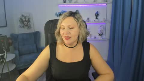 Snapshot of ninastarle chatting on November 6, 11:44 am ninastarle online show from November 6, 11:44 am