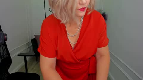 Snapshot of ninastarle chatting on November 7, 5:29 am ninastarle online show from November 7, 5:29 am