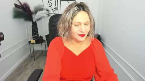 Snapshot of ninastarle chatting on November 15, 4:43 am ninastarle online show from November 15, 4:43 am