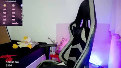 ninatinydoll1 online show from February 12, 9:31 am