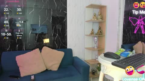 nini_beyker online show from April 5, 12:57 pm