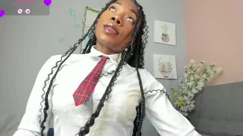 NINI  online show from February 1, 3:07 pm