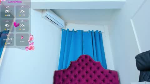 nina dee online show from November 10, 4:44 am