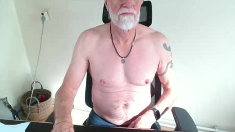 nipplesilverdad55 online show from October 18, 9:54 am
