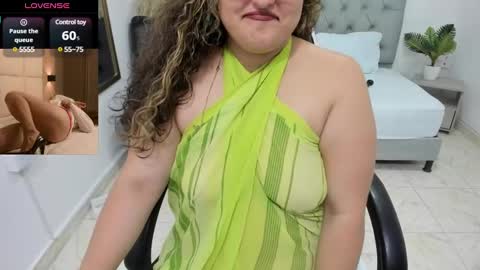 Snapshot of niraksil chatting on December 19, 4:02 pm Niraksil online show from December 19, 4:02 pm