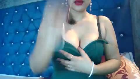 Snapshot of nisha_baby chatting on November 2, 4:15 am Nishu online show from November 2, 4:15 am