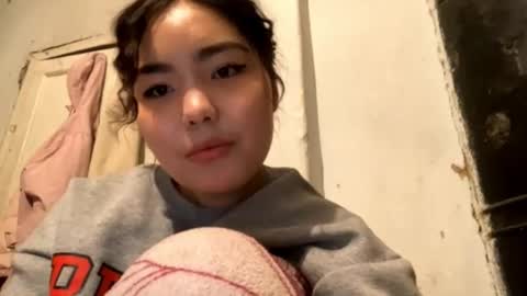 Snapshot of nitadecember chatting on December 15, 10:41 am Molly online show from December 15, 10:41 am