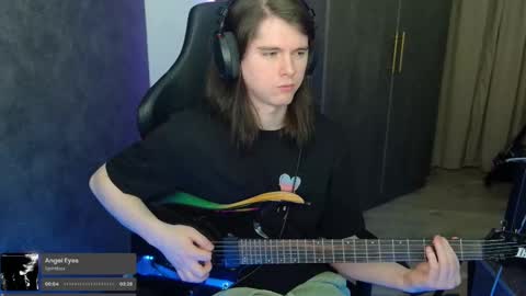 Snapshot of nitroshade chatting on February 17, 3:15 am nitroshade online show from February 17, 3:15 am