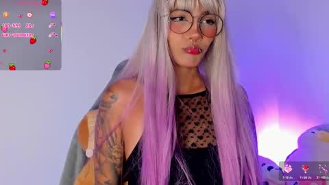 Snapshot of nix_taylor chatting on October 22, 1:06 am Nix online show from October 22, 1:06 am