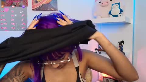 Snapshot of nix_taylor chatting on November 28, 11:18 pm Nix online show from November 28, 11:18 pm