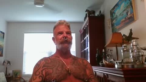 Snapshot of njdbear chatting on September 20, 10:11 pm Don online show from September 20, 10:11 pm