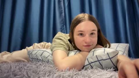 Snapshot of nloraaa chatting on November 5, 3:39 am Tears Lora online show from November 5, 3:39 am