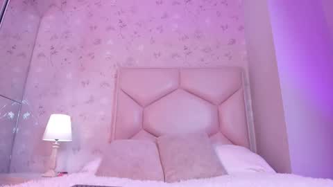   ambarsulliva  online show from December 5, 11:30 am