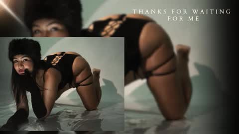 Snapshot of noa_moon chatting on December 16, 2:38 am Noa online show from December 16, 2:38 am