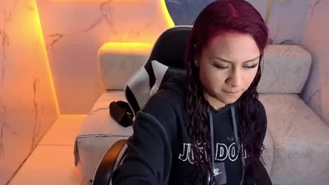 Snapshot of noa_tp chatting on November 5, 12:38 pm Noa online show from November 5, 12:38 pm