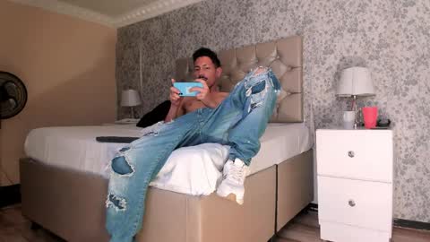 Noah online show from April 11, 11:53 pm